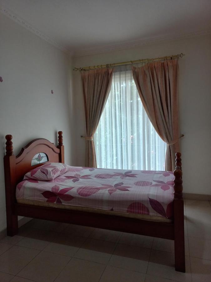Margot Apartment Pondok Indah Jakarta Exterior photo